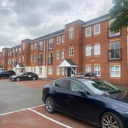 Lovely 2 Dbl Bed Apartment Near Heaton Park And North Manchester Hospital With Parking Buitenkant foto