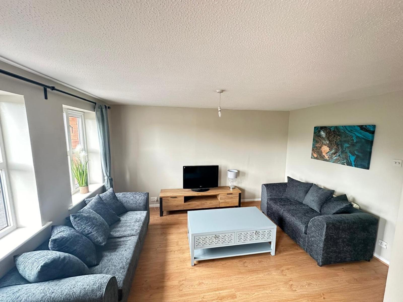 Lovely 2 Dbl Bed Apartment Near Heaton Park And North Manchester Hospital With Parking Buitenkant foto